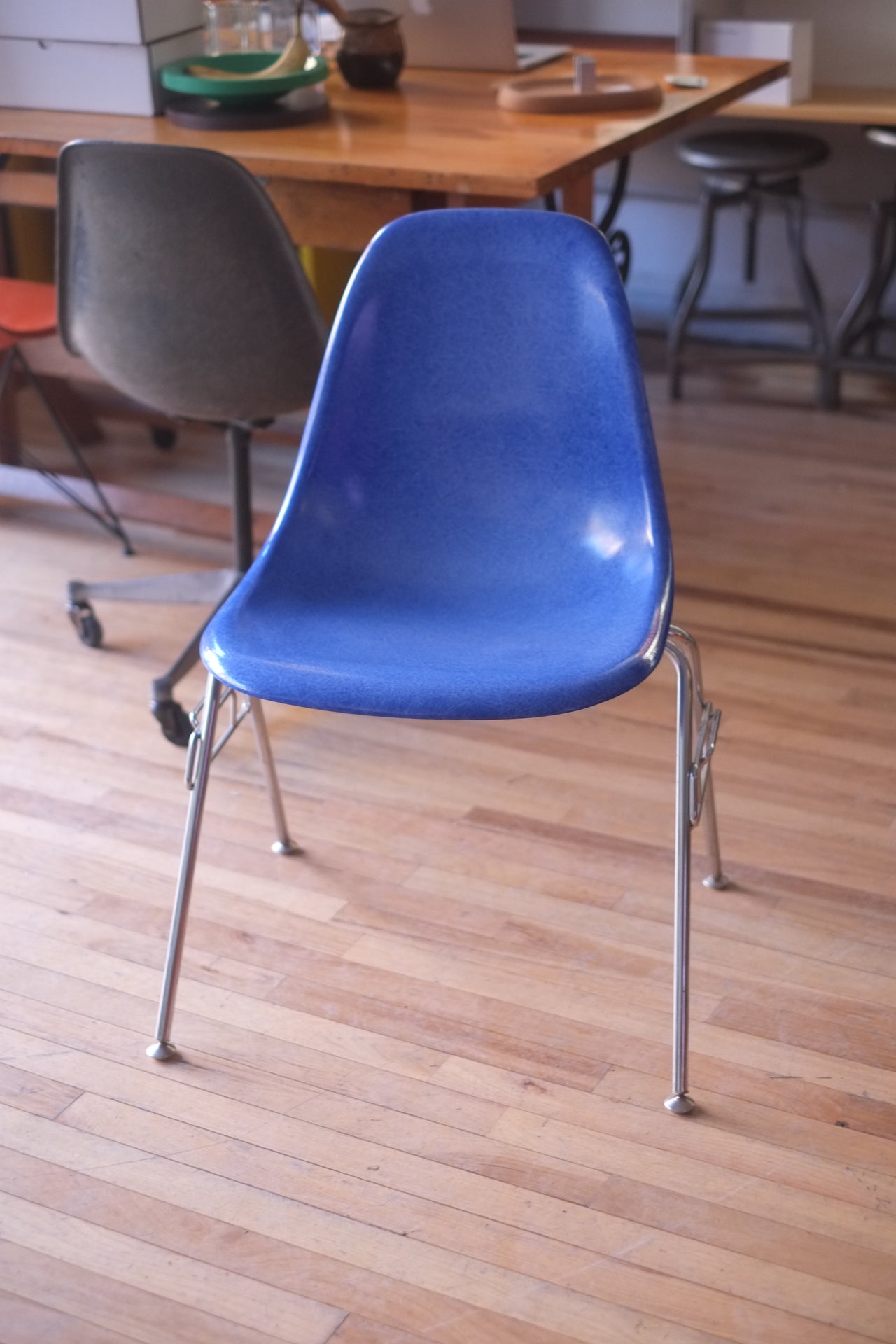 Case Study Shell Chair by Modernica