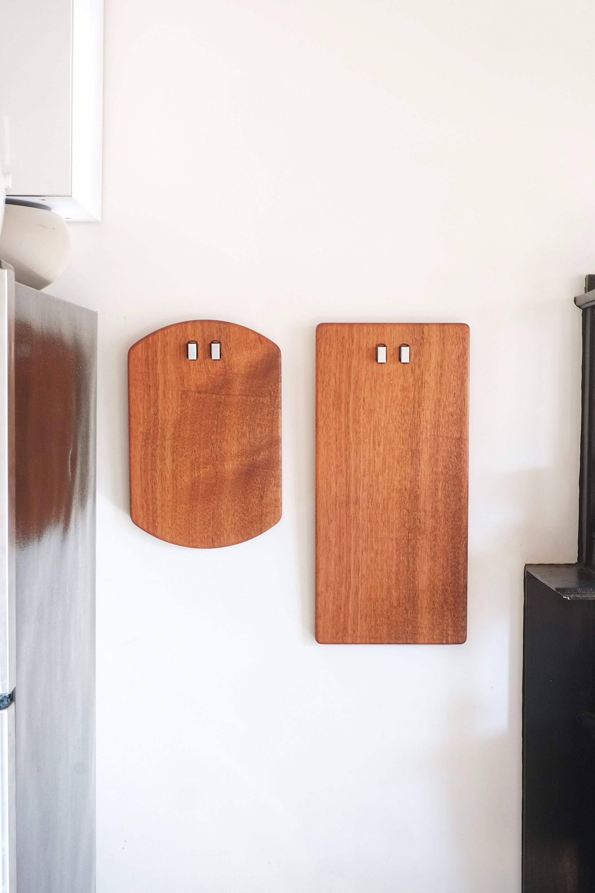 Sapele Serving board with Aluminum Wall Hook