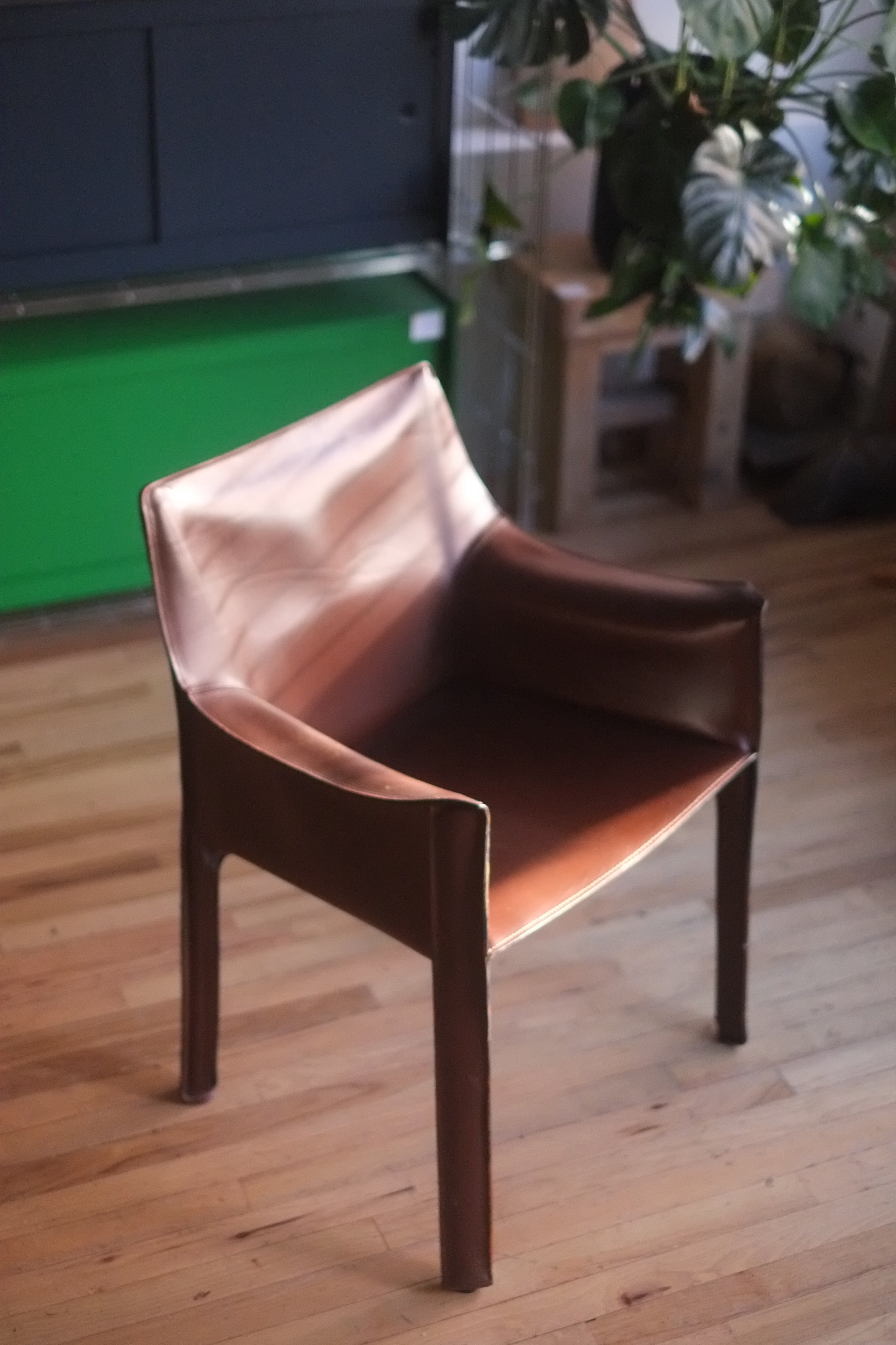 413 CAB CHAIR by Mario Bellini for Cassina (Ox Blood)