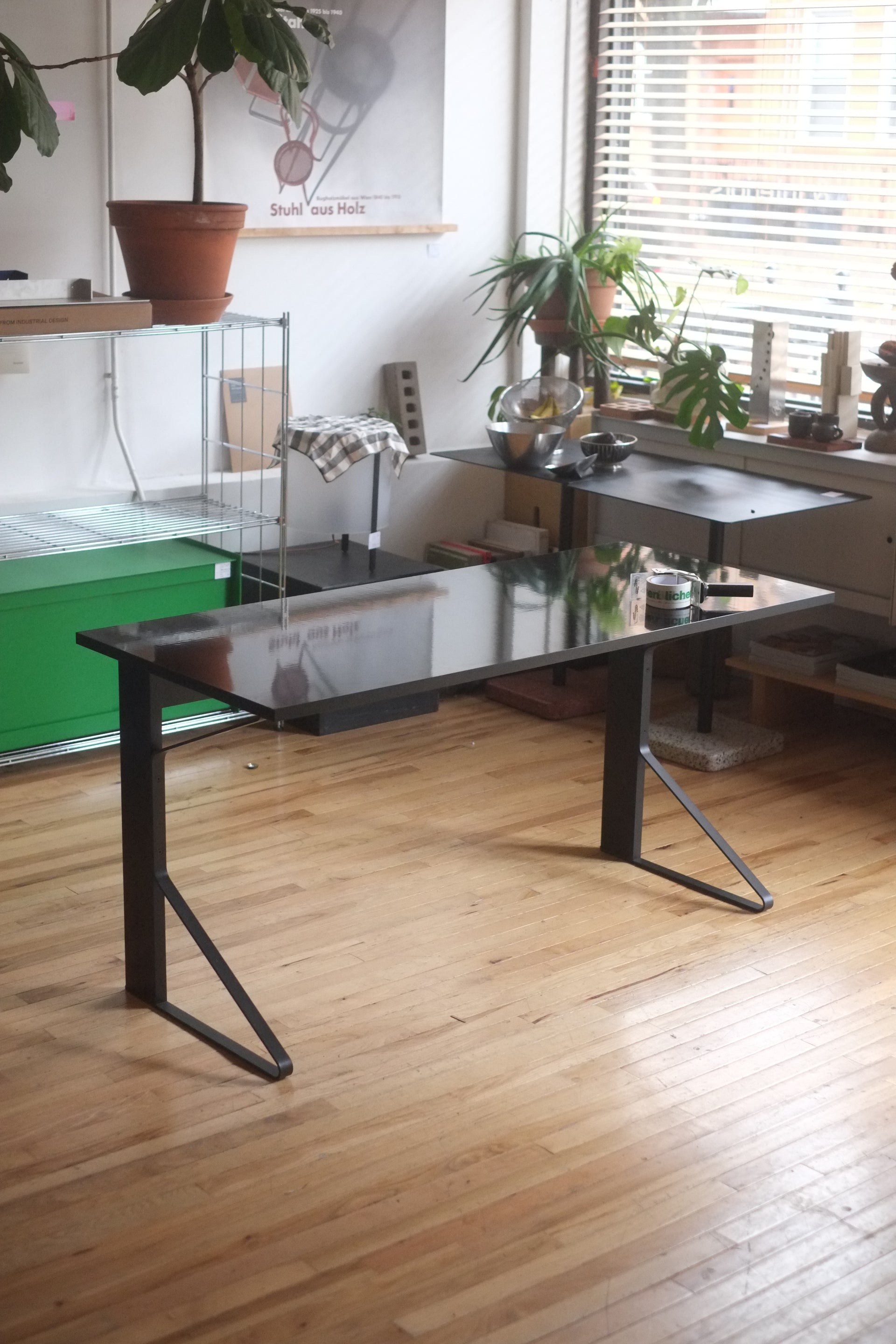 Artek Kaari desk