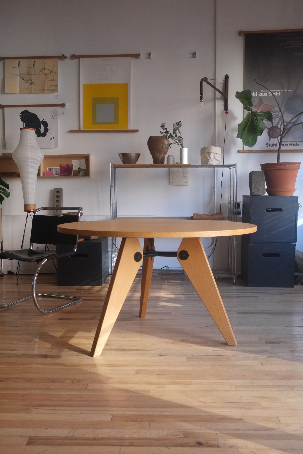 Guéridon Table by Jean Prouvé for Vitra