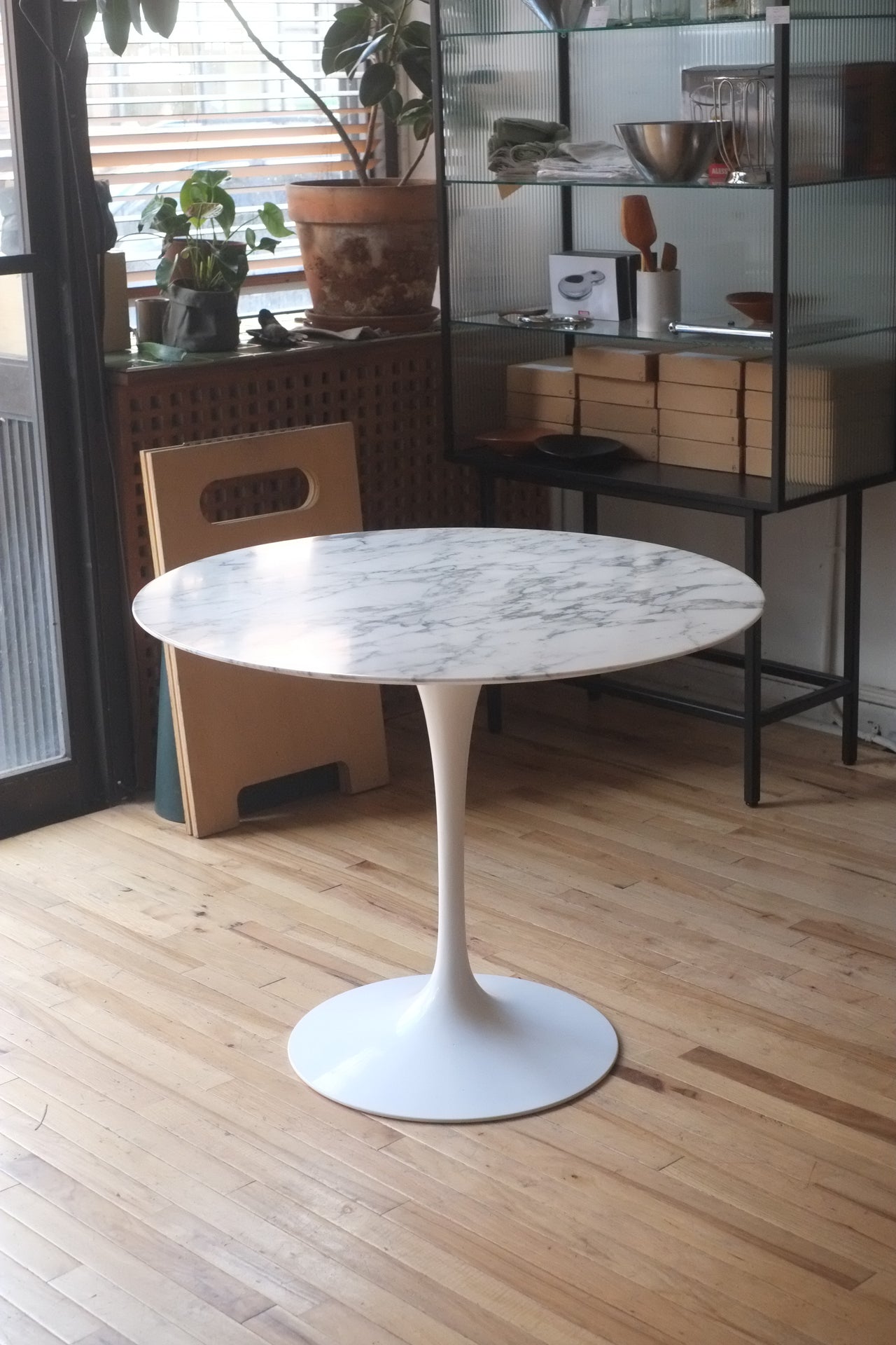 Saarinen Dining Table by Knoll