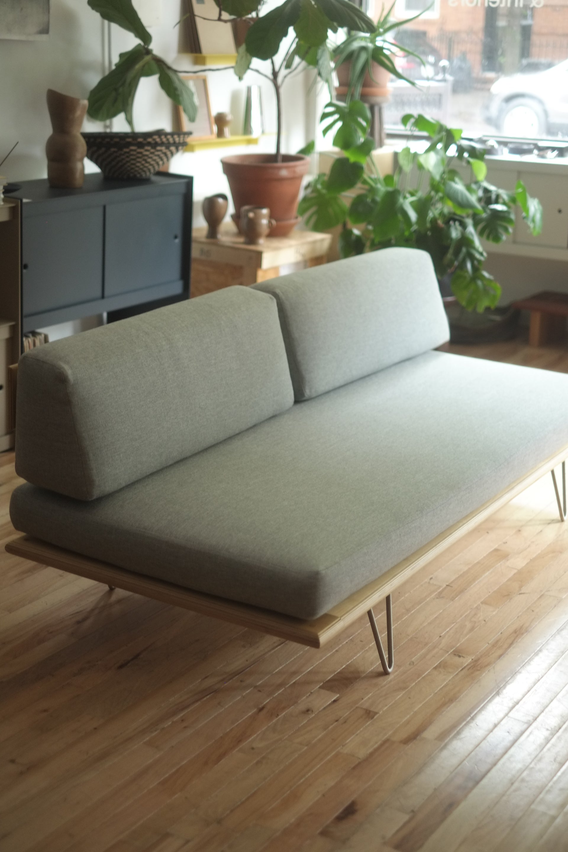 Case Study Daybed by Modernica