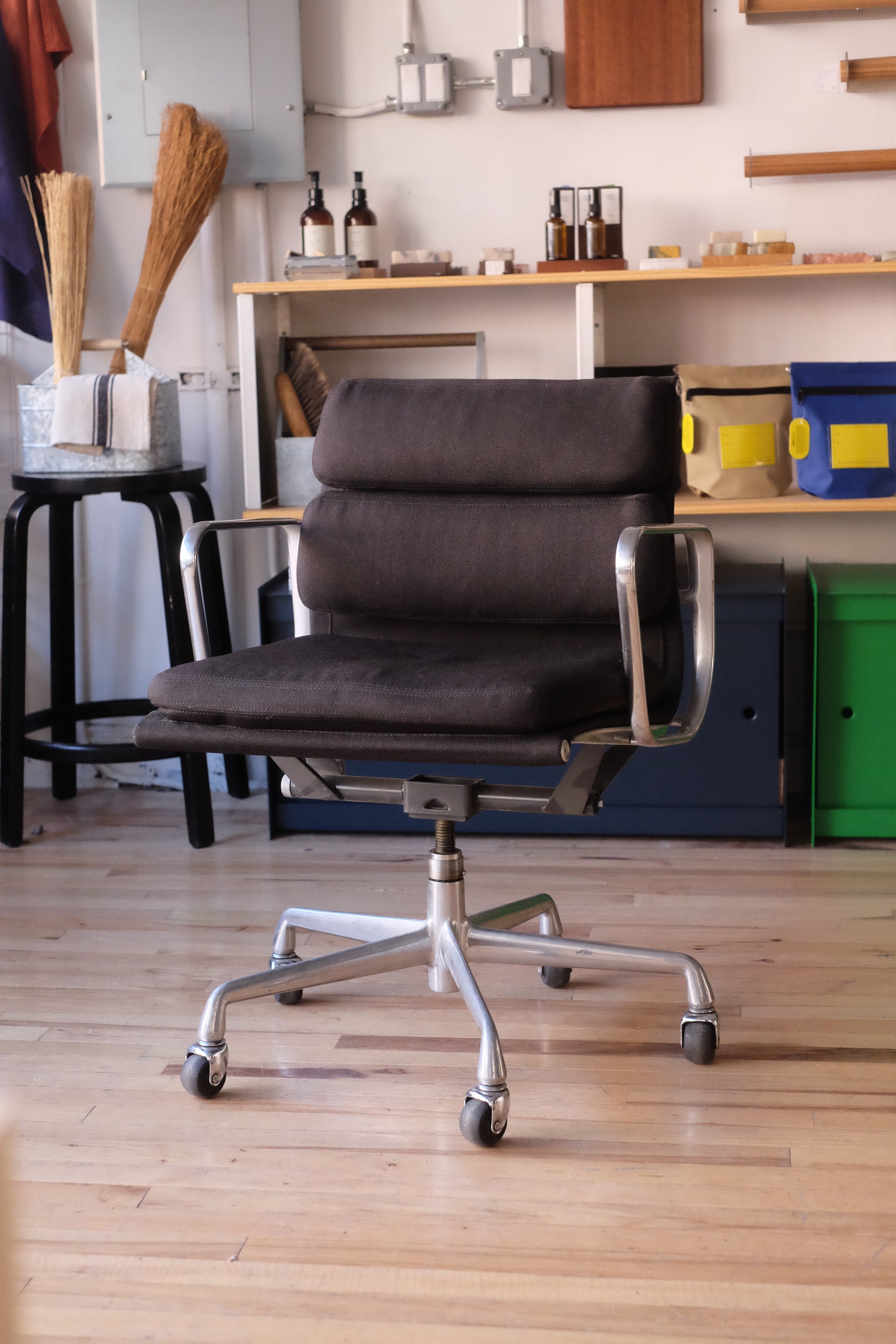 Eames Soft Pad Management Chair by Herman Miller (Black Upholstery)