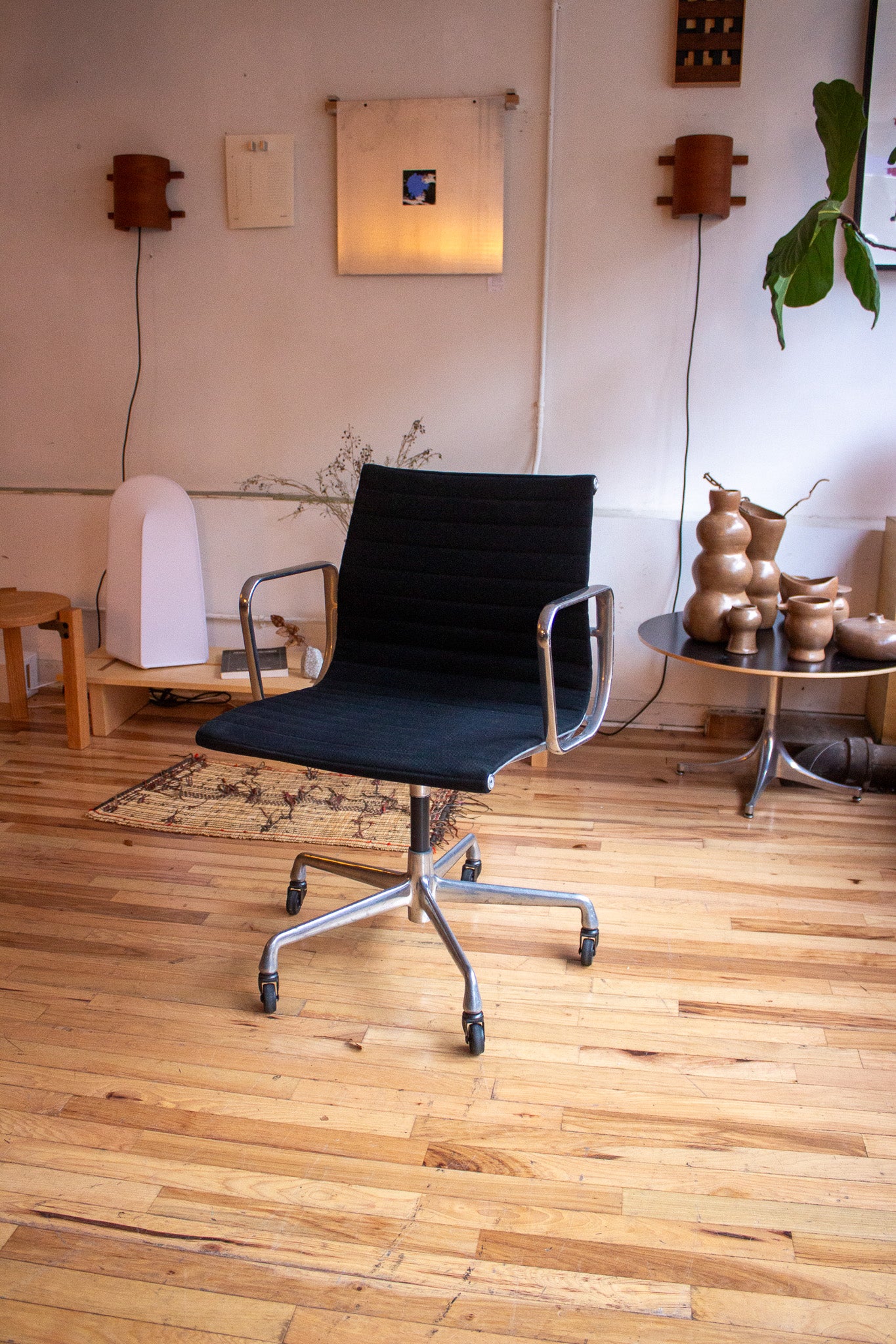 Eames Aluminum Group Management Chair Black Upholstery lichennyc